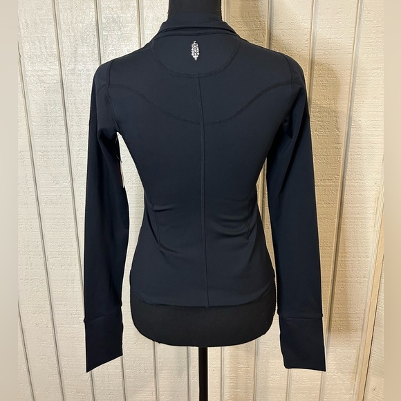 New Free People Movement Run The Course Half Zip, size XS. - Picture 6 of 8